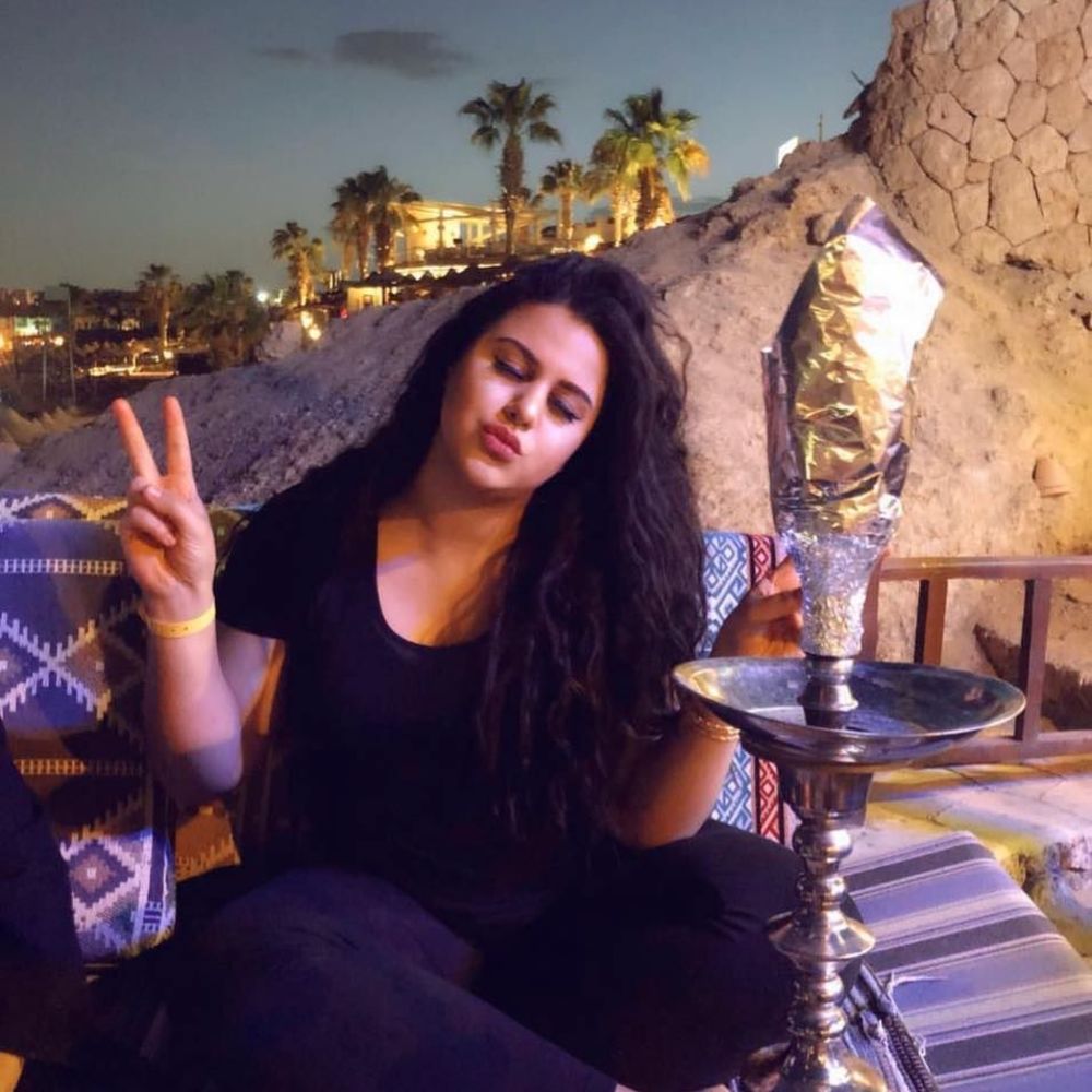 Meet your Posher, Fatima